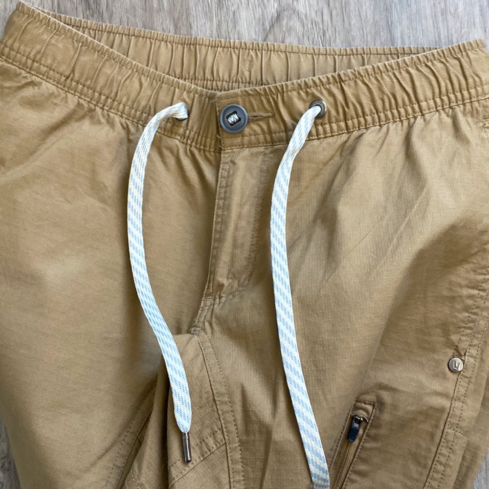 Vuori Ripstop Pant in Khaki - Picture 7 of 8